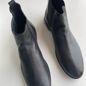 Barneys NY Men's Leather Chelsea Boot